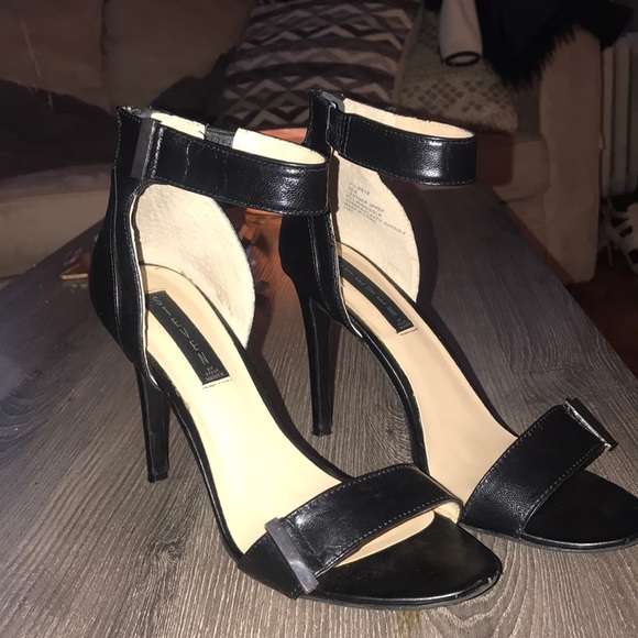 Black Heel - Picture 1 of 5